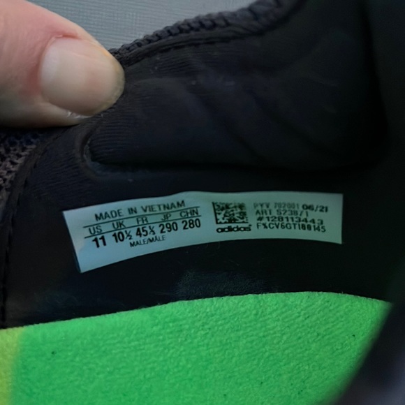 Like new Adidas UltraBoost 21 Running Shoe - Picture 10 of 11